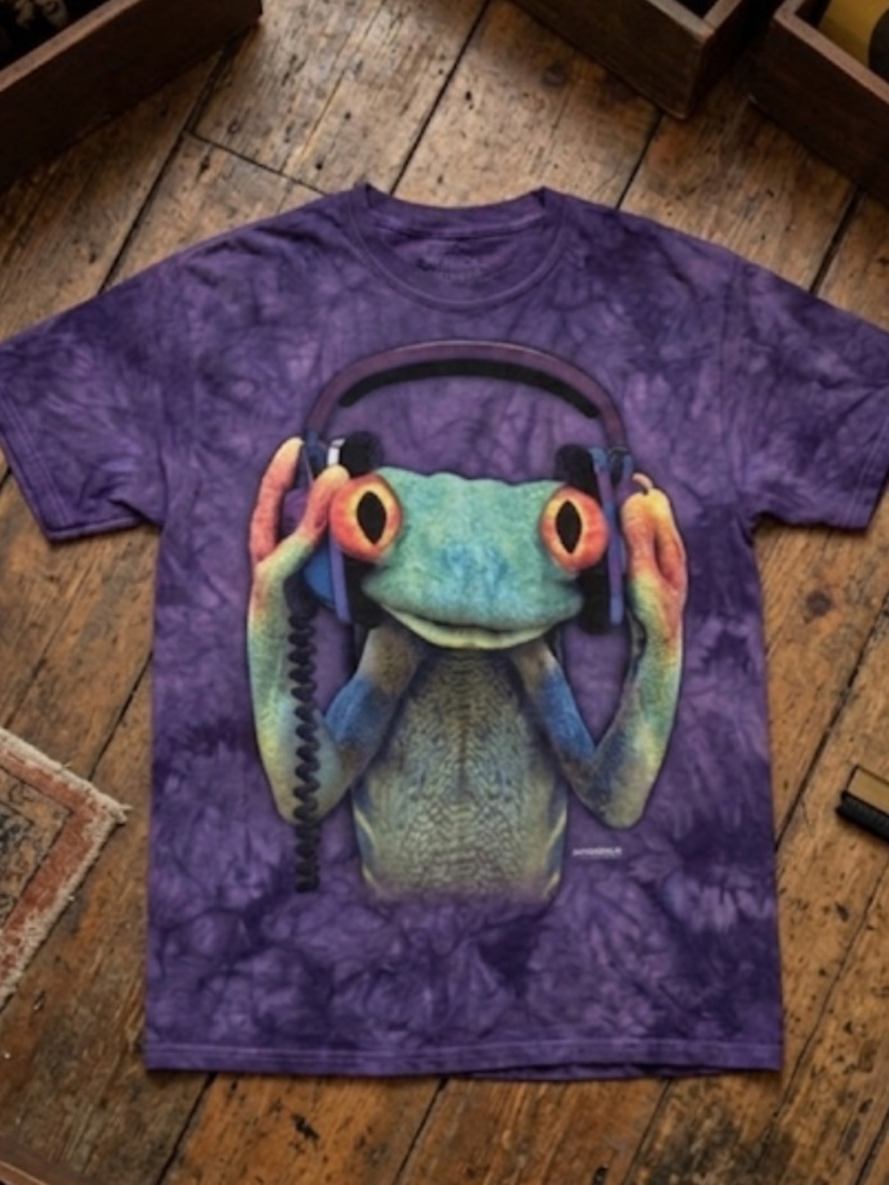 The mountain Purple Frog Graphic Shirt